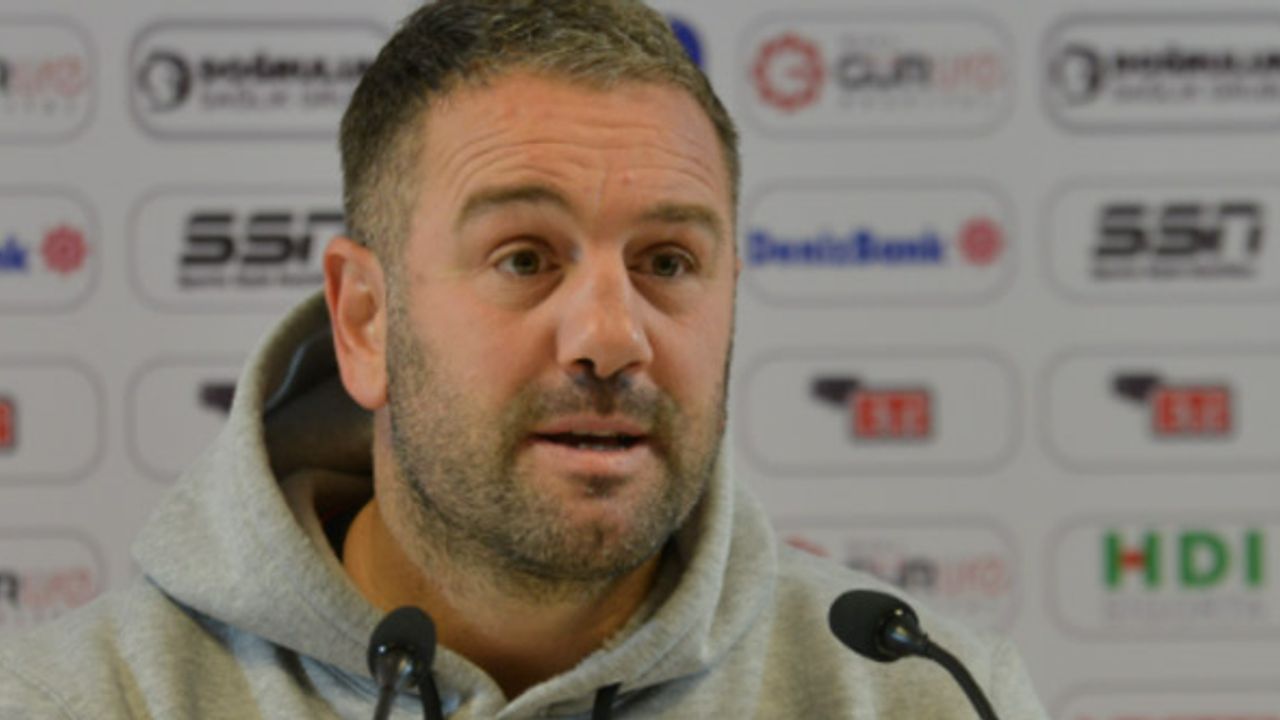 Eskişehirspor Teknik Direktörü İlhan Var: Oyuncularım hüngür hüngür ağlıyor