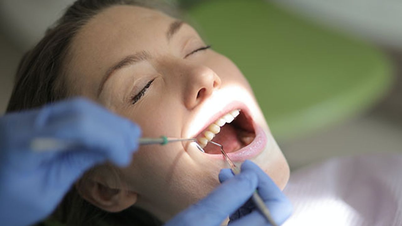 Korona ağızda da belirti gösteriyor... Dikkat!