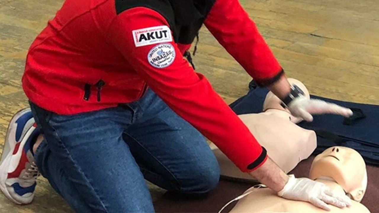 AKUT Eskişehir'e ilk yardım eğitimi... Sertifikalar verildi