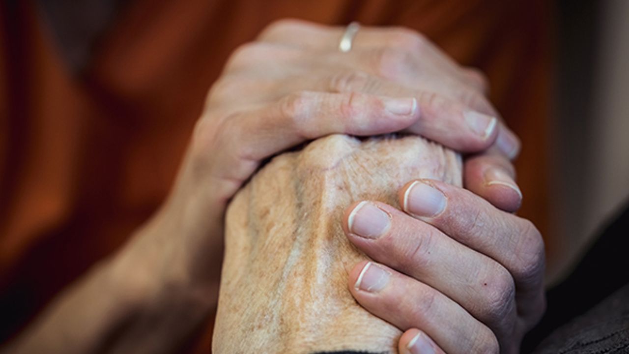 Alzheimer'a dikkat! İlk belirtiler neler?