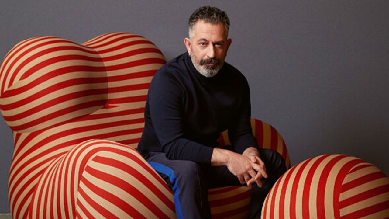 Cem Yılmaz bir NFT'sini hediye etti... Diğerleri satışta