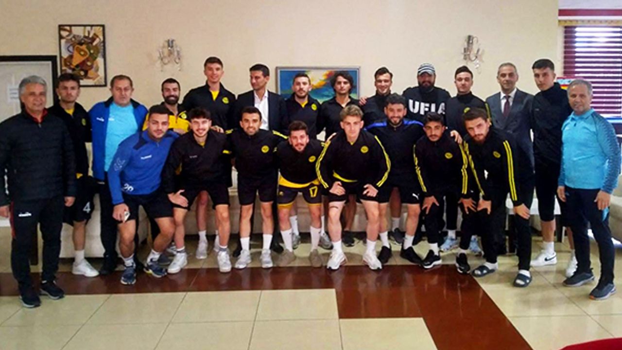 Kadir Bıyık'tan Çiftelerspor kampına ziyaret