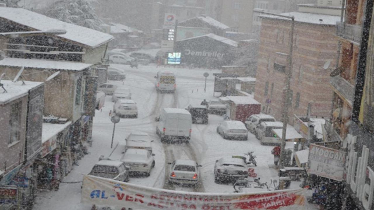 Konya&#039;da 25 ilçede okullar tatil