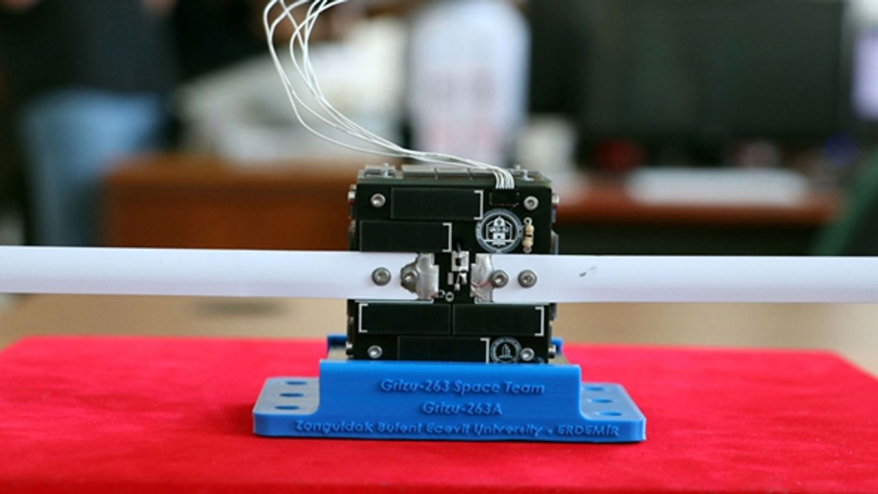 Türkiye'nin ilk cep uydusu uzaya fırlatıldı