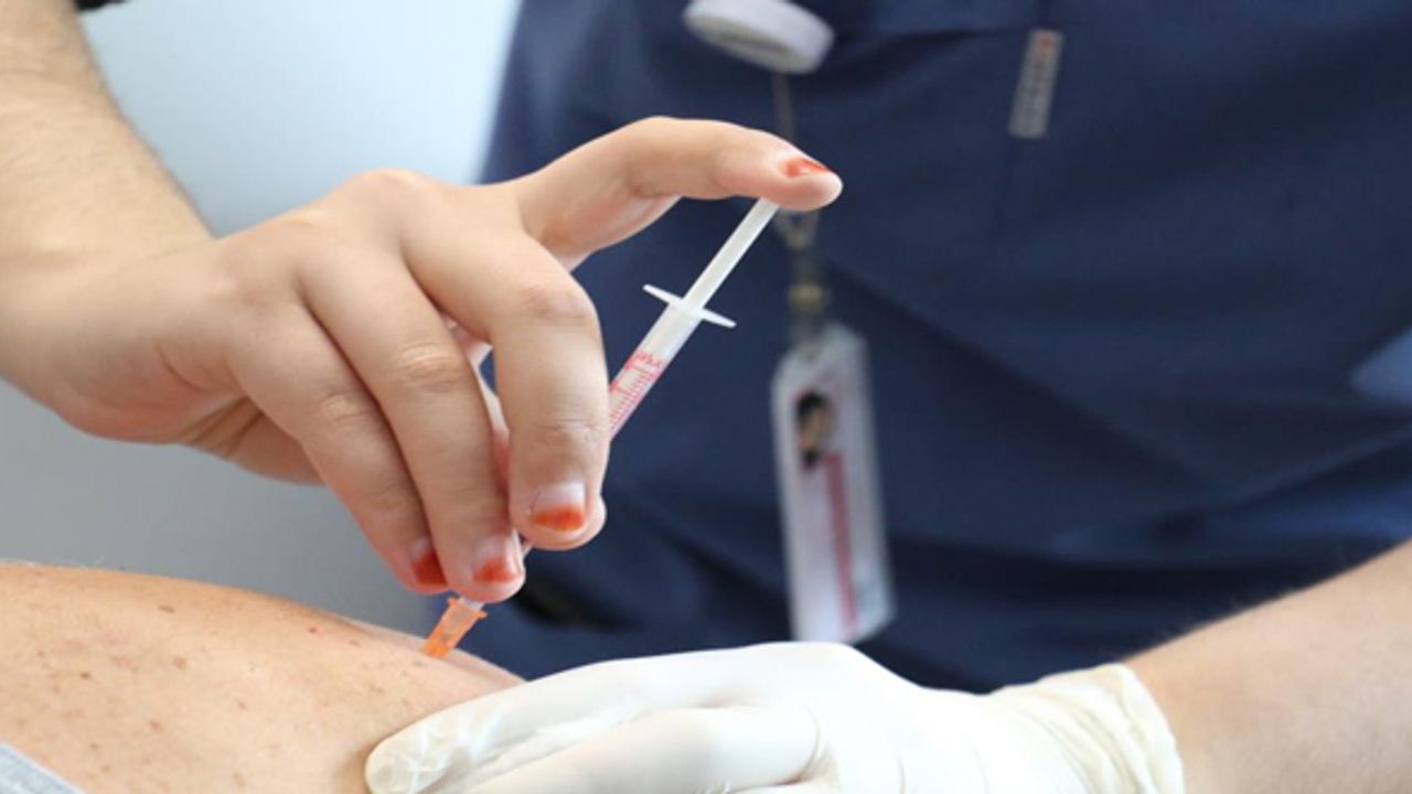 Bakan Koca: Çözüm tedbir ve aşı