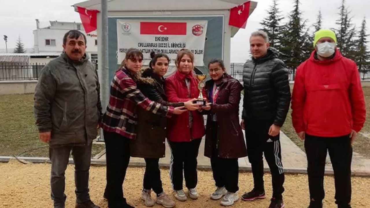 İnönü Anadolu Lisesi öğrencilerinden büyük başarı