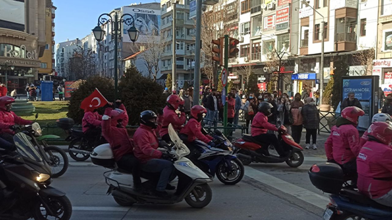Türk-İş'ten motosikletli kuryelere destek