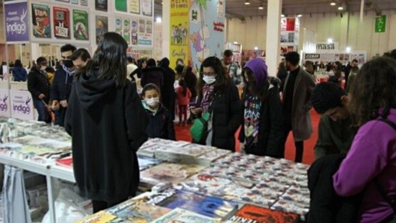 Bursa Kitap Fuarı sürüyor... Hangi yazarlar geliyor, imza günleri ne zaman?