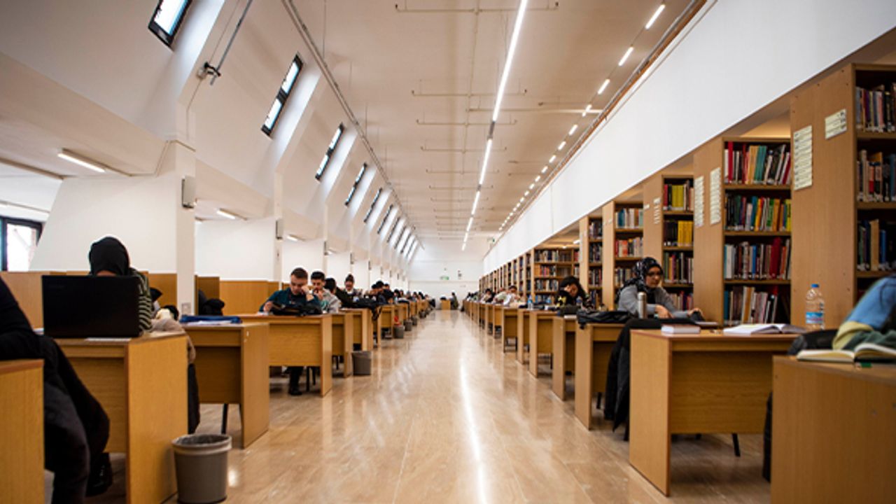 Anadolu Üniversitesi kütüphanesi 7/24 hizmet veriyor