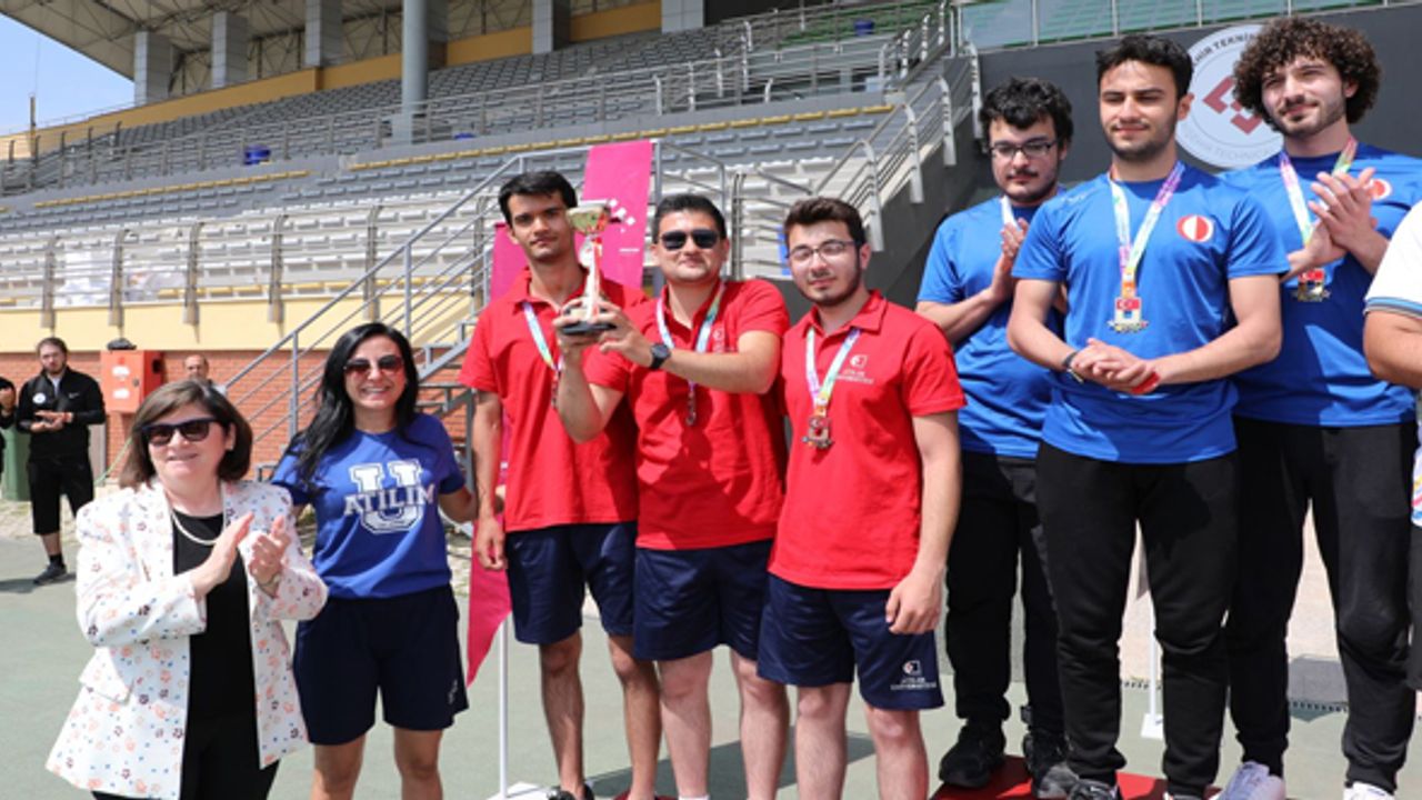 ESTÜ'deki şampiyonada ilk galipler ödüllerini aldı