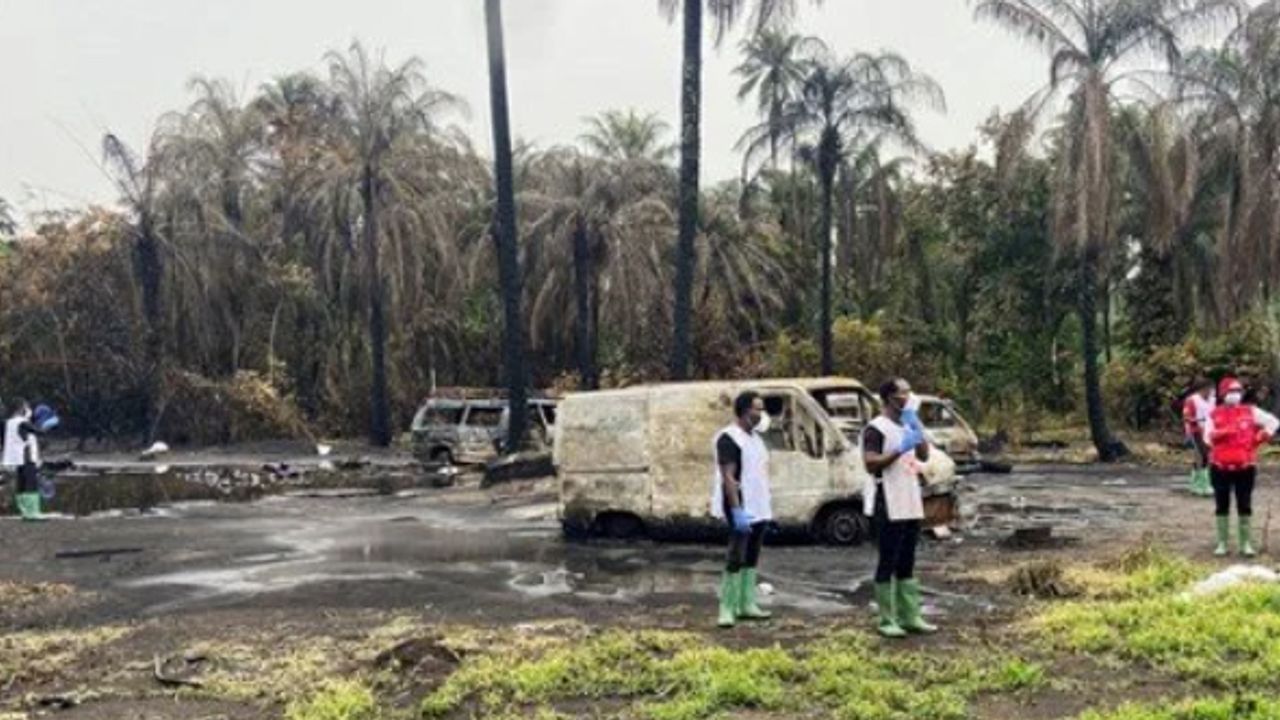Nijerya'da kaçak petrol rafinerisi patladı: 10 ölü