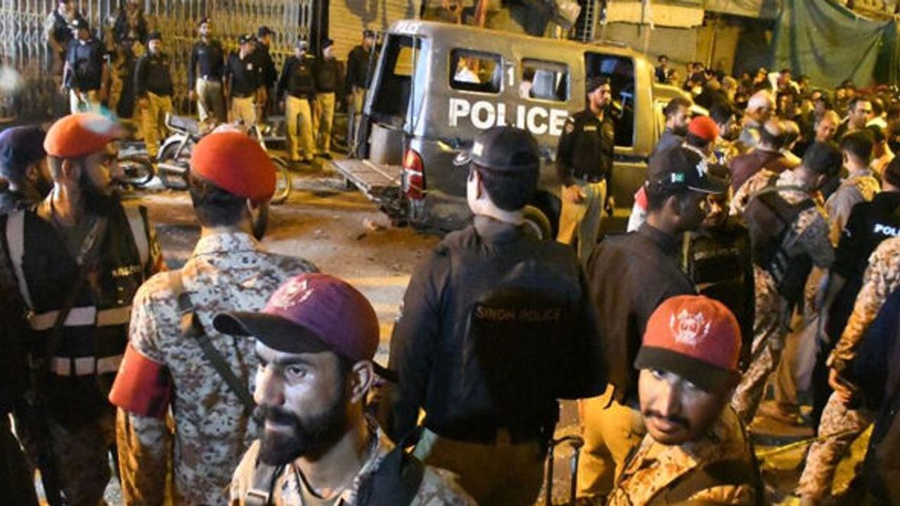 Pakistan'da patlama! 1 ölü 12 yaralı