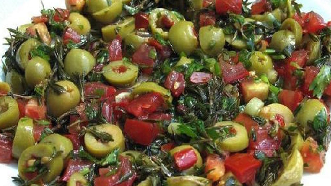 Zahter salatası nasıl yapılır? Zahter salatası tarifi