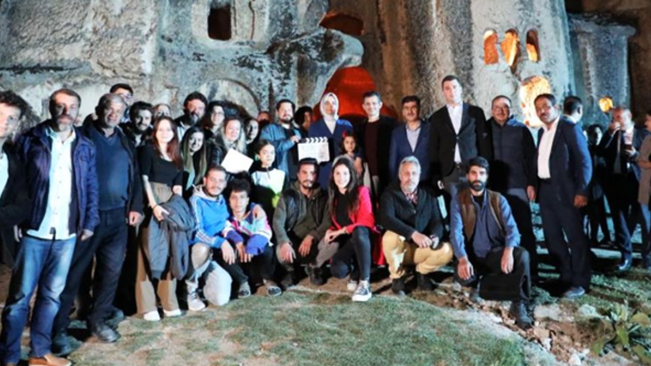 Afyon Valisi Yiğitbaşı'ndan Ayazini’deki film setine ziyaret