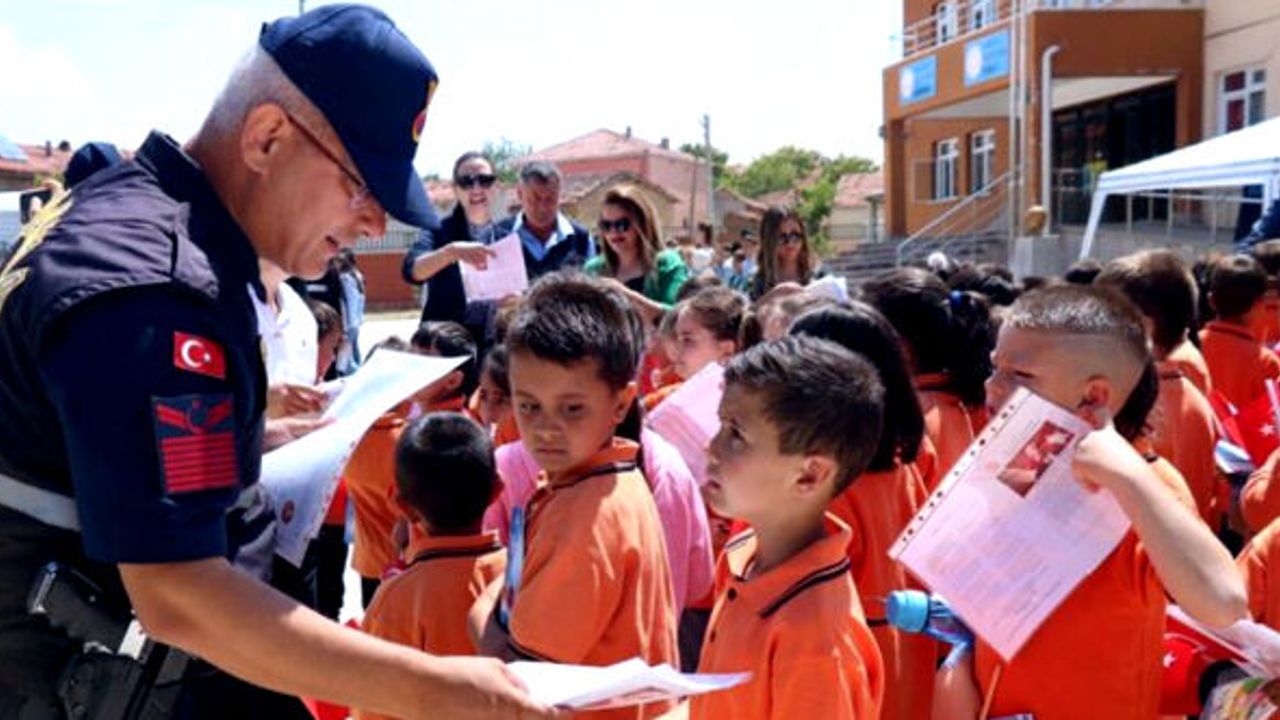 Eskişehir'de karne sevincine onlar da ortak oldu