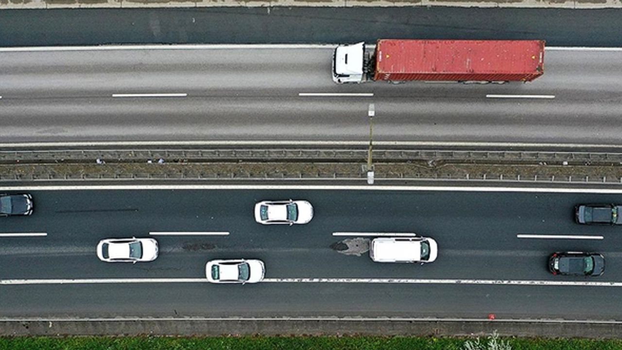 Uygulama başladı: Hangi otoyolda hız limiti kaç oldu?