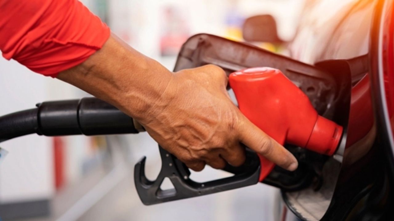 İndirim geliyor! Benzin ve motorin 2022 güncel fiyatları