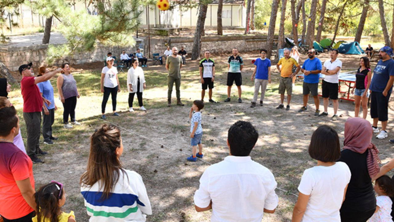 Tepebaşı Belediyesi'nin etkinlikleri doğada kamp ile başladı
