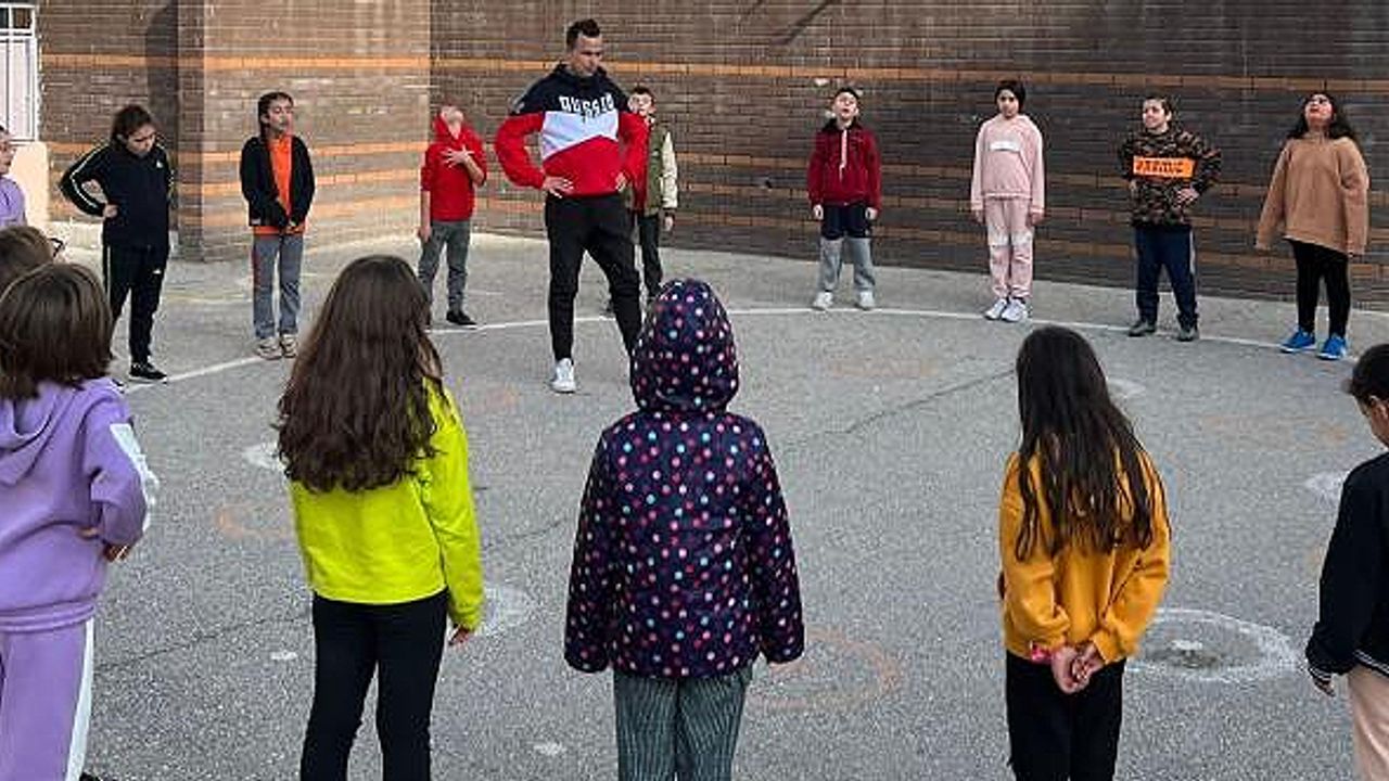 Eskişehir'in ilkokullarında spor eğitimleri başladı