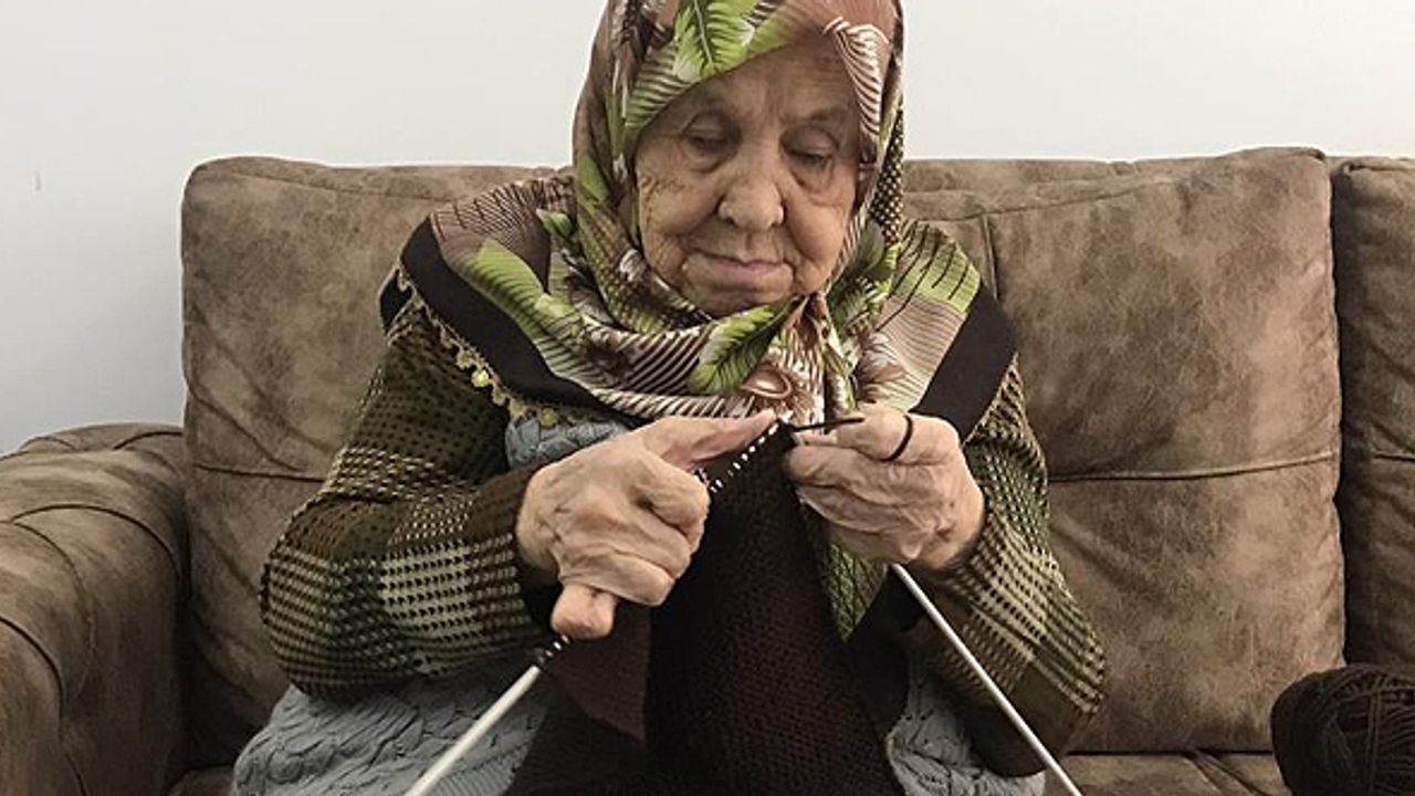 Eskişehir’de el emeği örgüler Şerife Teyze'den