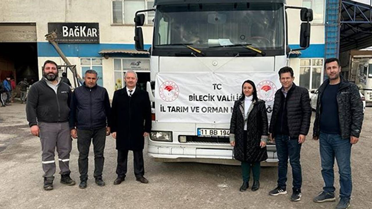 Bilecik'ten deprem bölgesine 3 TIR hayvan yemi gönderildi