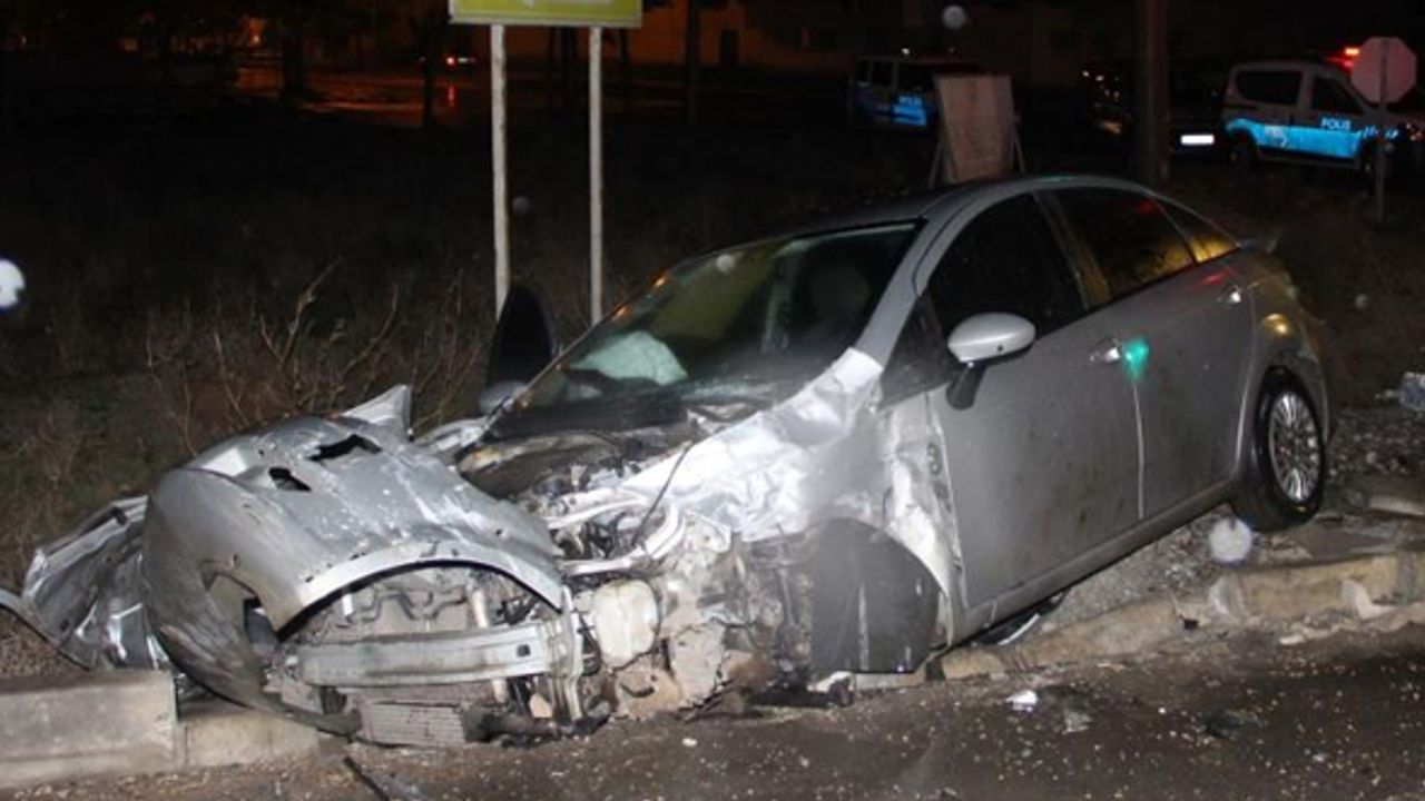 Afyonkarahisar’da TIR kazası! 2 kişi yaralandı
