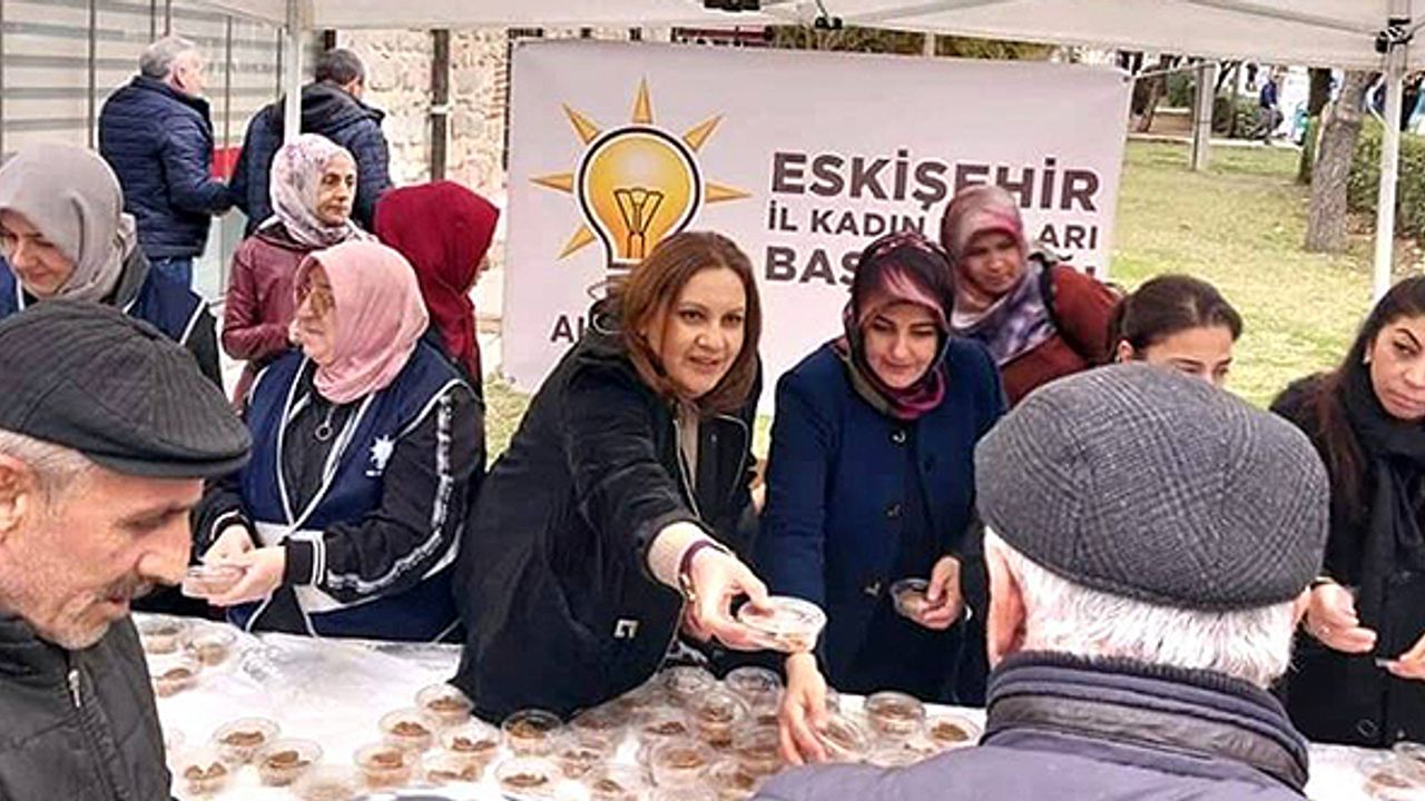 AK Parti Eskişehir İl Kadın Kolları’ndan kandil ikramı