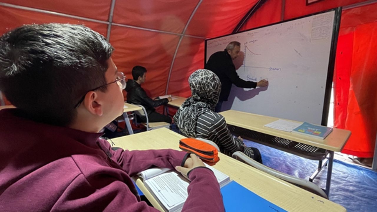 Baykar'dan afetzede öğrencilere 10 bin tablet