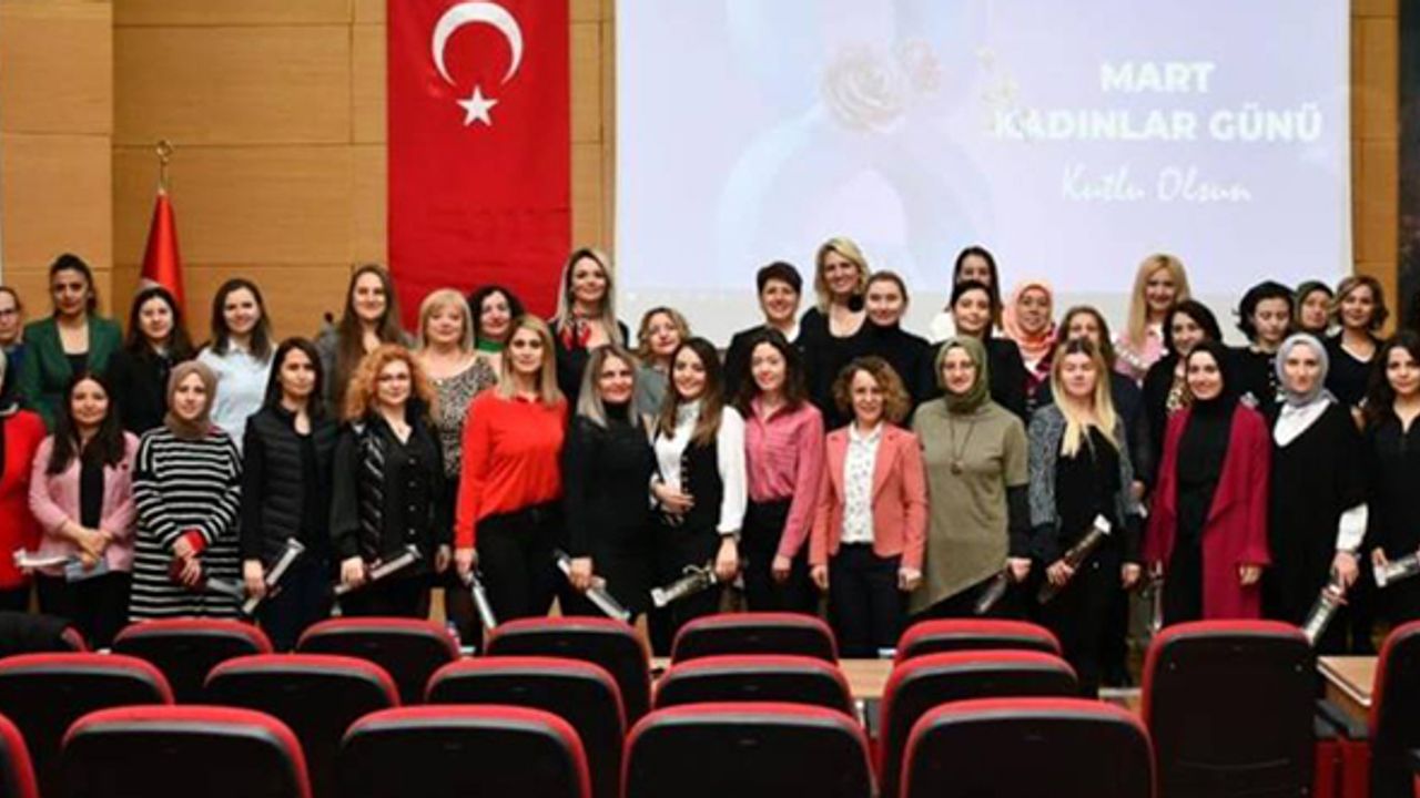 Eskişehir'deki mahkum kadınlar 8 Mart Dünya Kadınlar Günü'nü kutladı