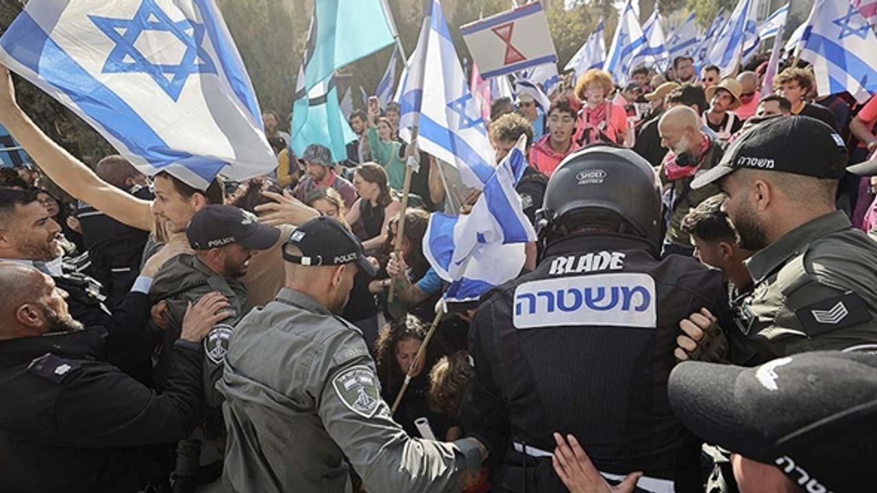 İsrail'de protestoların gölgesinde siyasetin geleceği... Protestolar İsrail siyasetinde dönüm noktası yaratır mı?