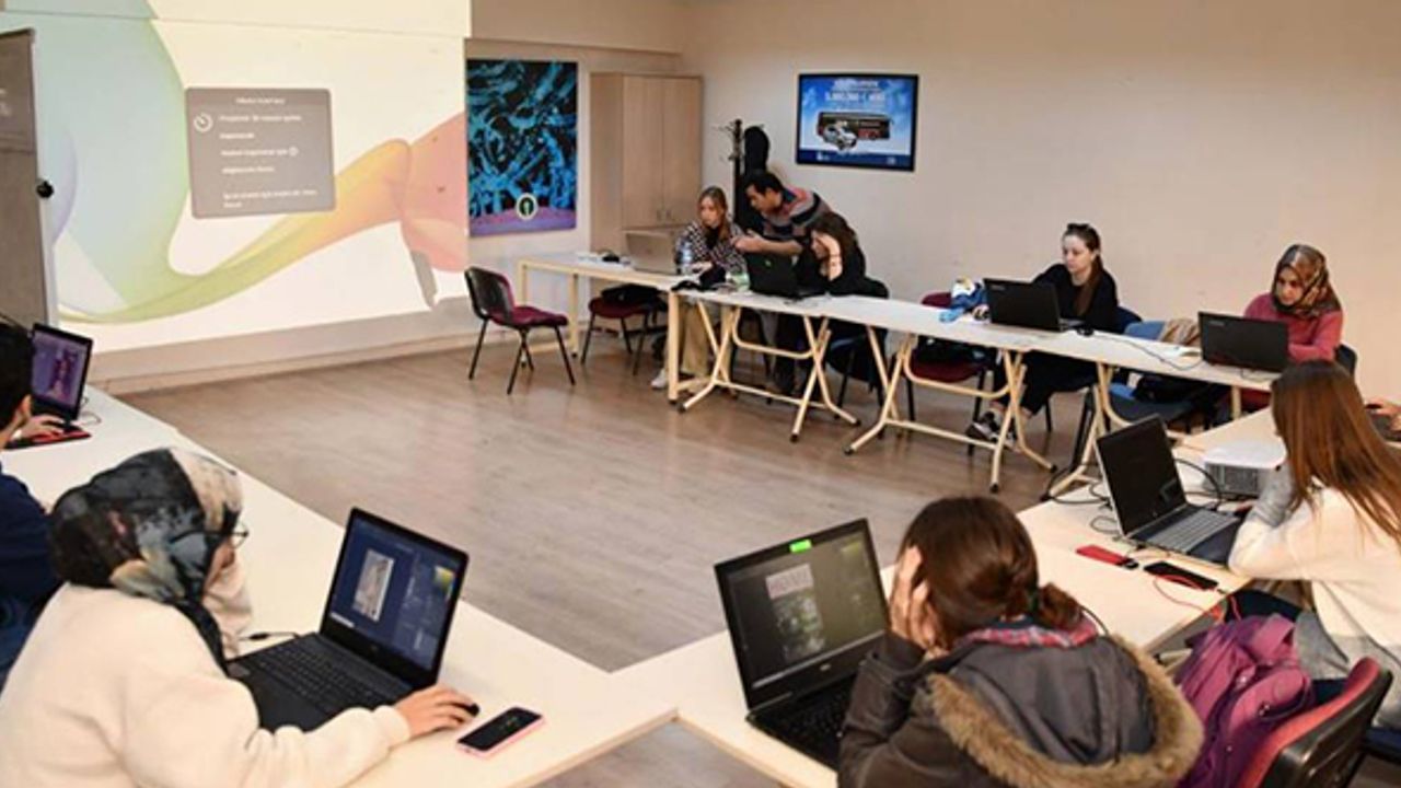 Tepebaşı'nın Gençlik Merkezleri'ne bin genç anında kayıt oldu