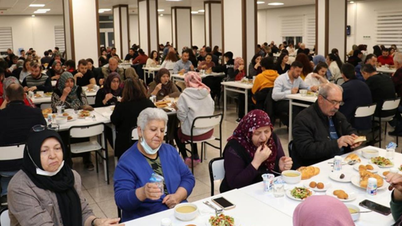 ESOGÜ'de iftar yemeğinde bir araya geldiler