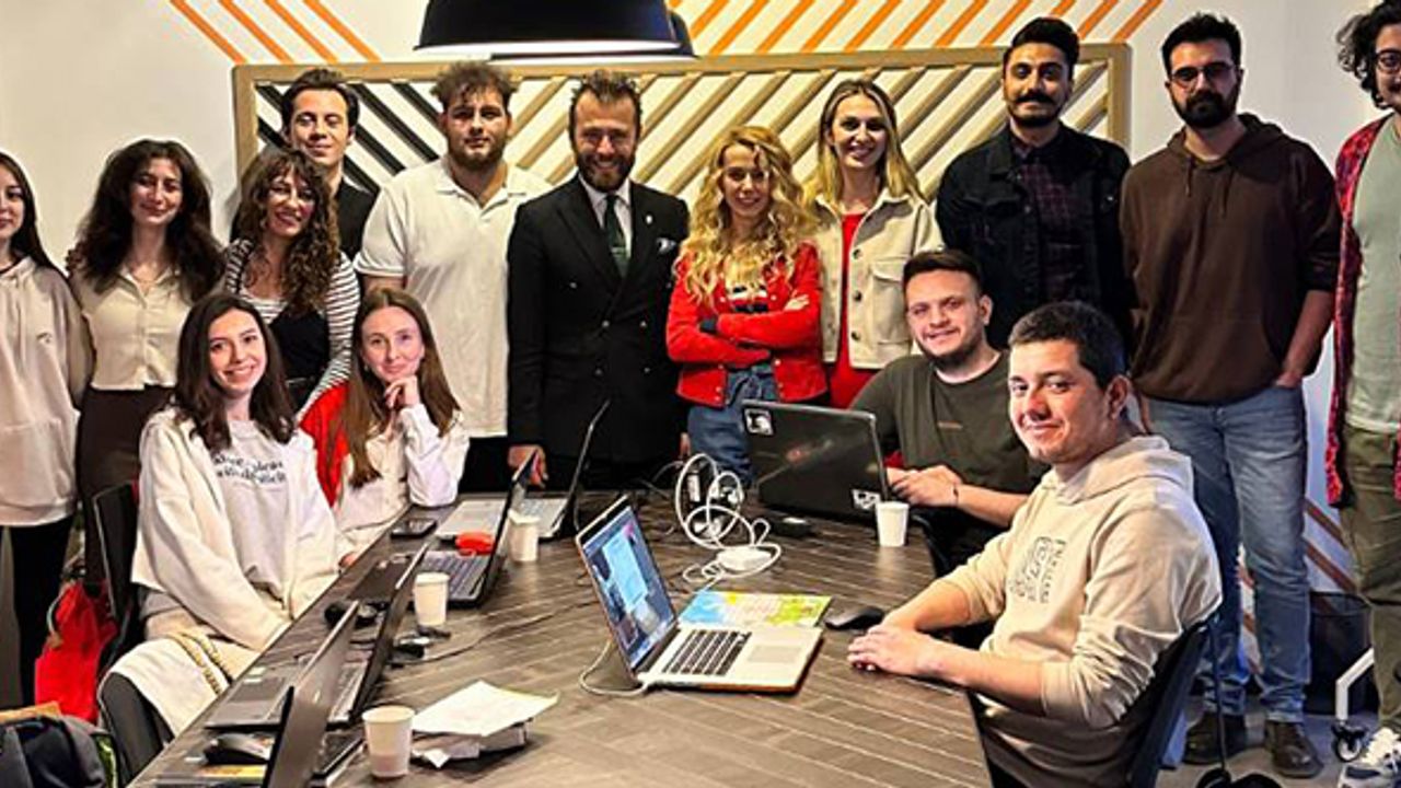 Tepebaşı'nda 19 Mayıs için kolajlar tasarlandı