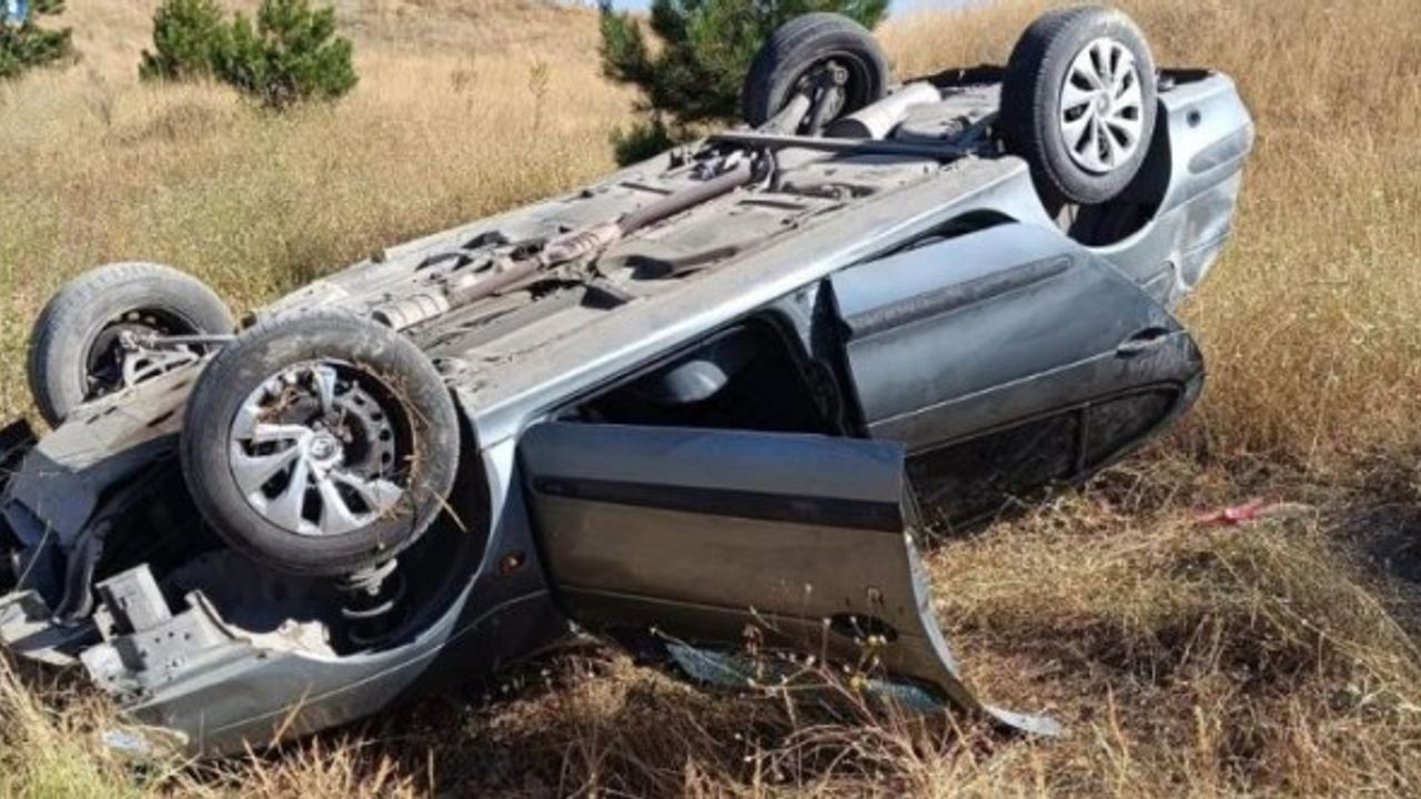 Afyon'da kaza! 2 sağlık çalışanı ölümden döndü
