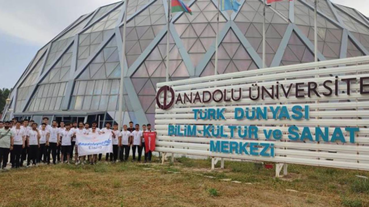 “AnadoluyuzBiz” projesiyle Eskişehir'i doyasıya gezdiler