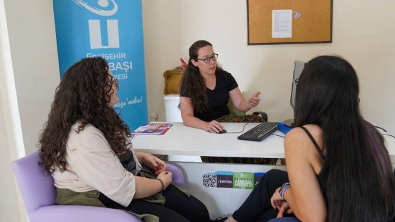 Tepebaşı Belediyesi'nden gençlere ücretsiz destek