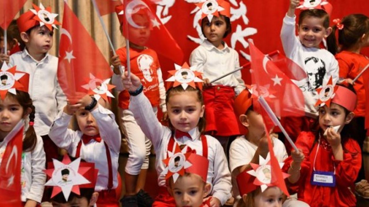 Tepebaşı'nda çocuklarla 100. yıl coşkusu