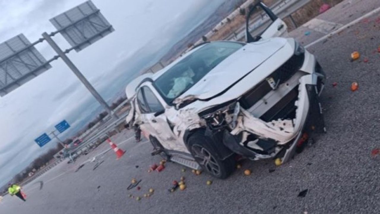 Afyonkarahisar'da feci kaza: 1 ölü 2 yaralı