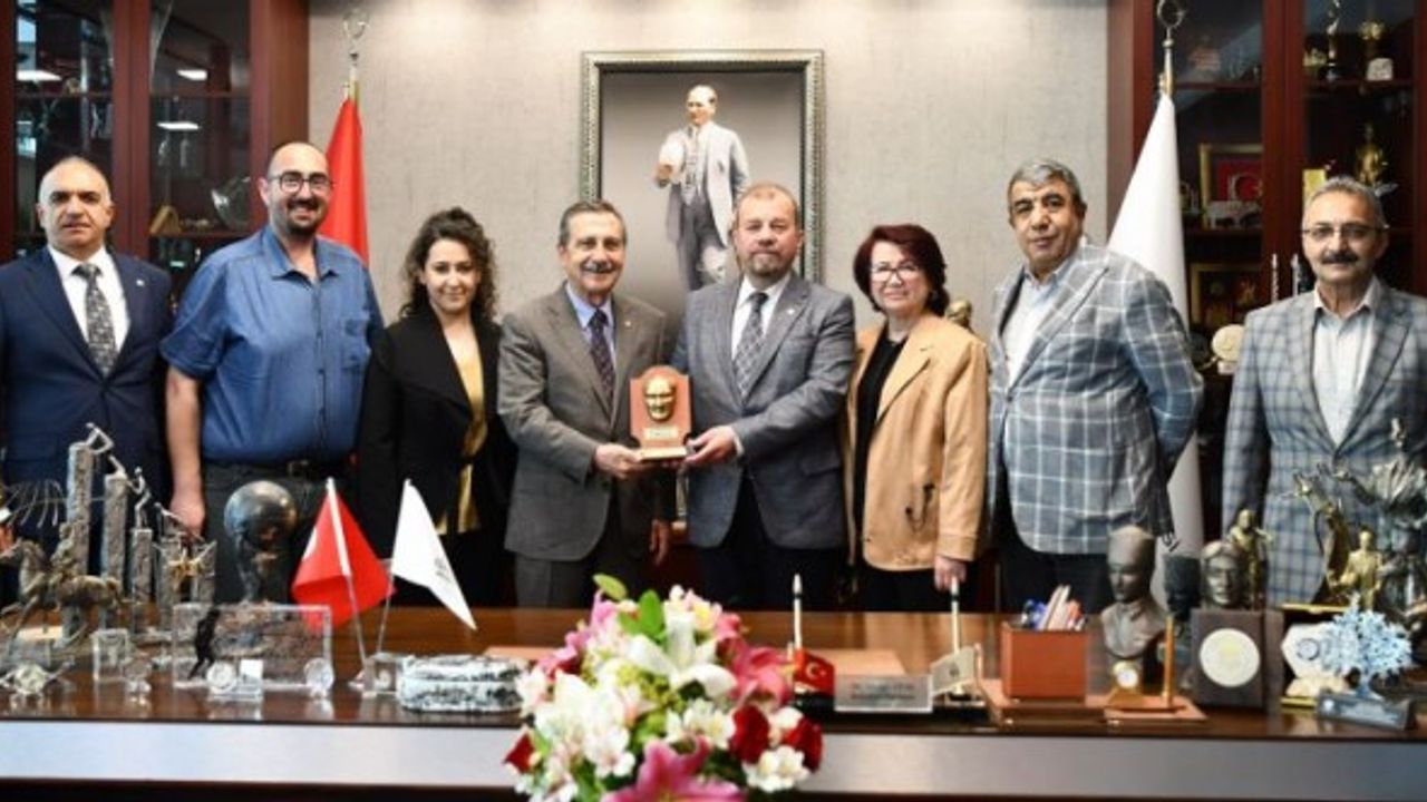 Atatürkçü Düşünce Derneği'nden Ahmet Ataç'a ziyaret