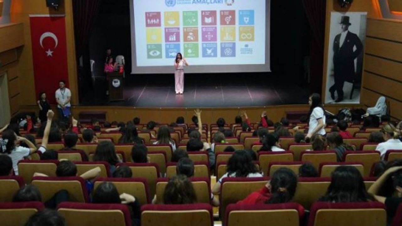 Tepebaşı'ndaki projeyle üniversiteli gençlerden eğitim aldılar