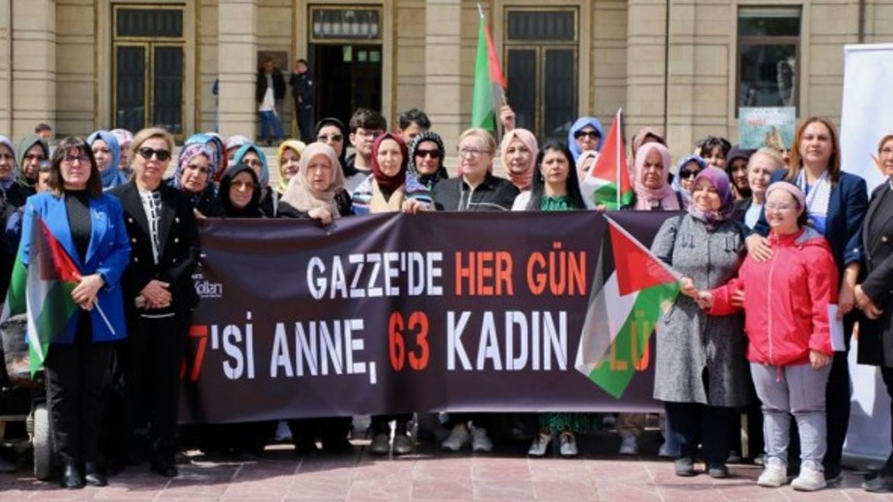 Eskişehir'de AK Parti'li kadınlar Gazze'deki anneler için toplandı