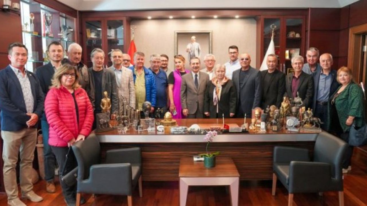 Tepebaşı'nın kardeş şehrinden geldiler, Ahmet Ataç'ı ziyaret ettiler