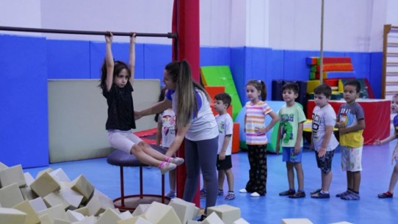 Tepebaşı'nda yaz dönemi spor kursları yoğun ilgiyle devam ediyor