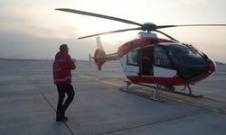 Ambulans helikopter bir günlük bebek için havalandı