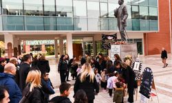 Çocuklar Atatürk’ü Şiirlerle Andı