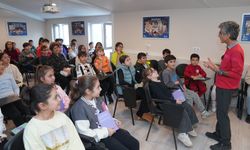 Masallar, Müzikler ve Şiirlerle Büyüyen Küçük Kalpler