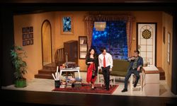 “Aşk Listesi” tiyatro sahnesinde izleyiciyle buluştu