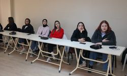 Gençleri bilgilendirme çalışmaları sürüyor