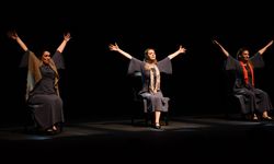 Balıkesirli Sanatseverlerden Şehir Tiyatrolarına Tam Not