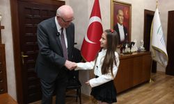 Minik Melis başkanlık koltuğuna oturdu